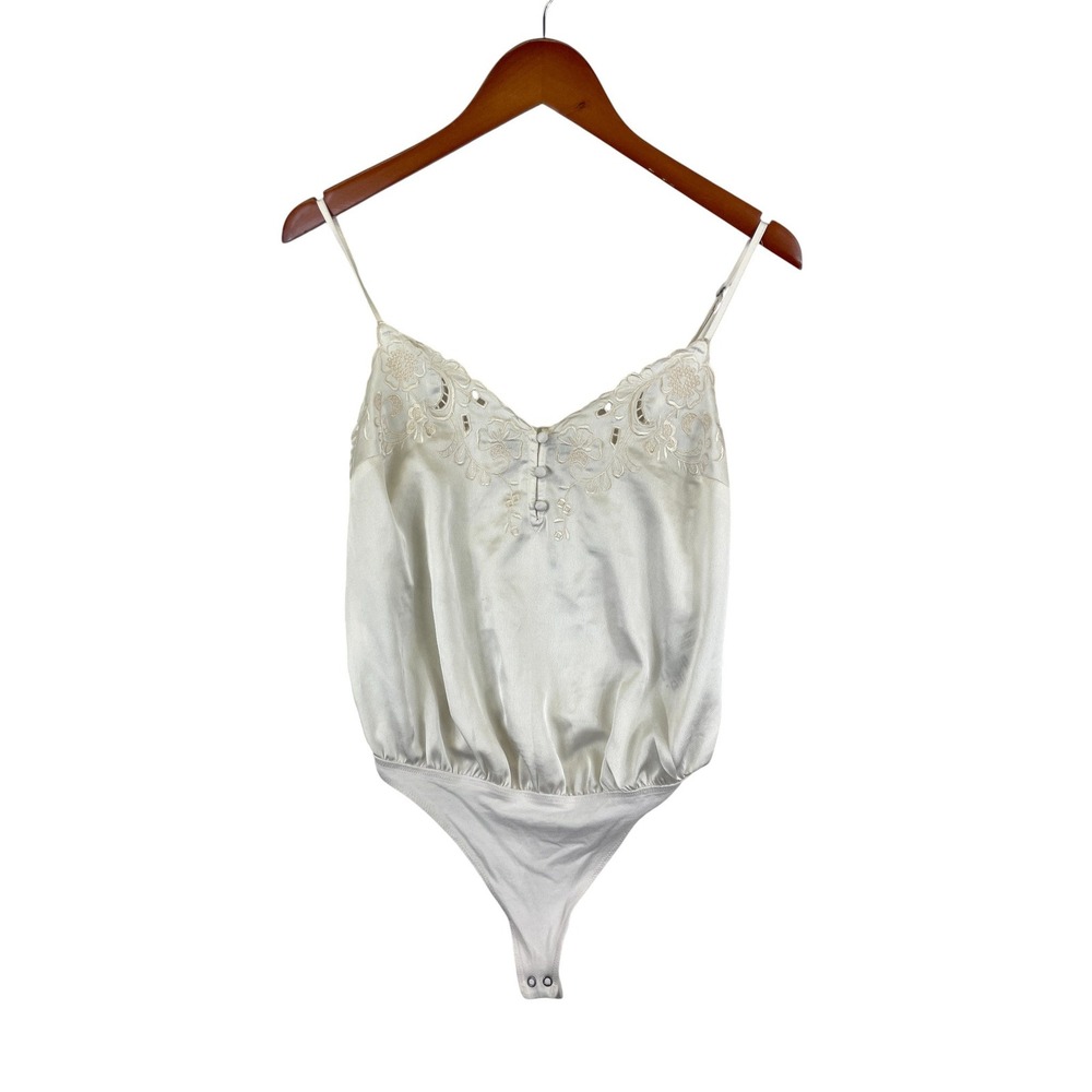Abercrombie‎ & Fitch Women's S Ivory Lace Trim Sleeveless Bodysuit Snap Closure